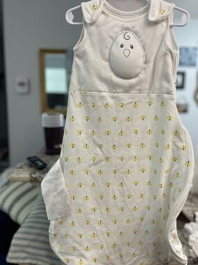 Nested Bean White Sleep Sack with Yellow Bee Motif